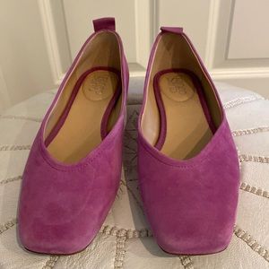 Franco Sarto Ailee Flat in Orchid Suede Size 7.5 Very Good Condition
